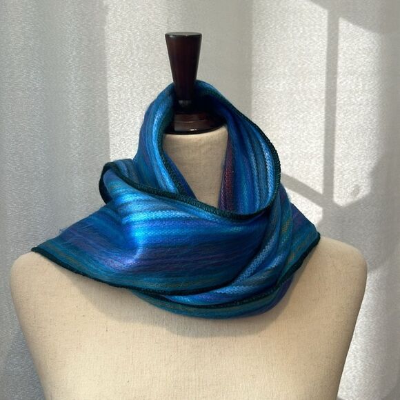 Beautiful alpaca scarf from Ecuador so soft and warm! - Picture 2 of 9